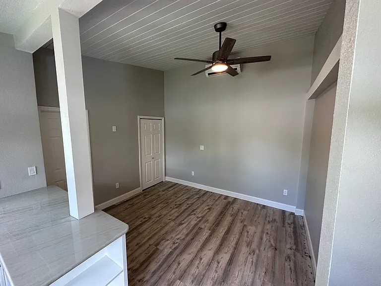 2210 S Euclid Cir #B — Photo 26
