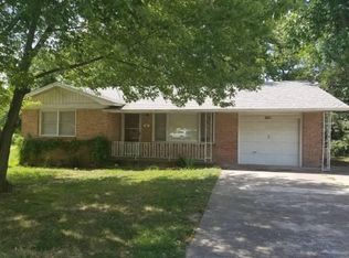 206 S 13th Pl, Rogers, AR 72758