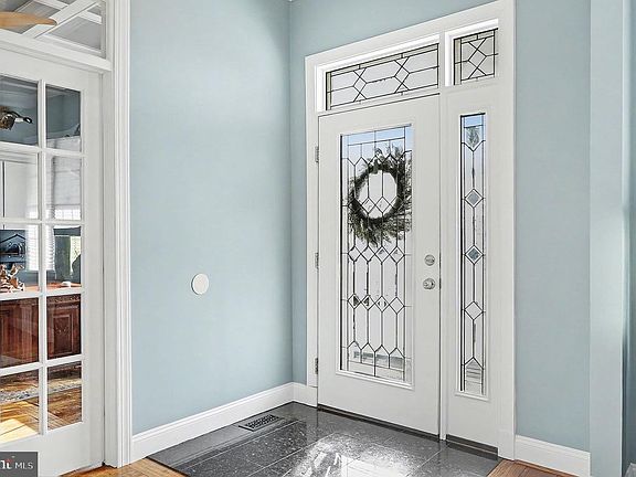 4th image of 2809 4th St