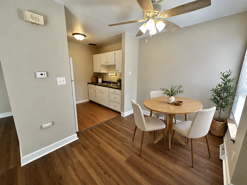 2 bed, 1.5 bath, $975 — Photo 3