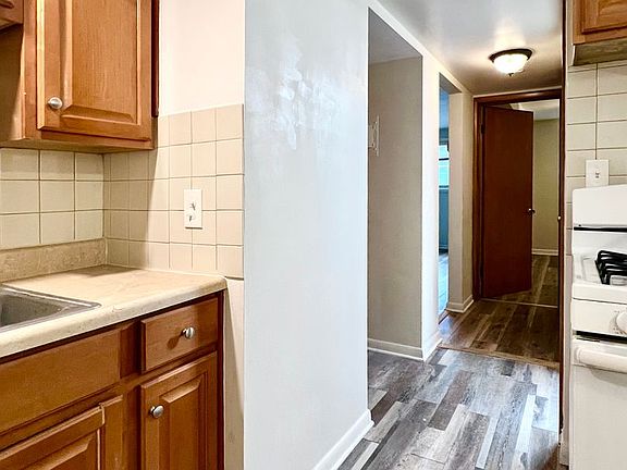 4th image of 17105 Madison Ave APT 1