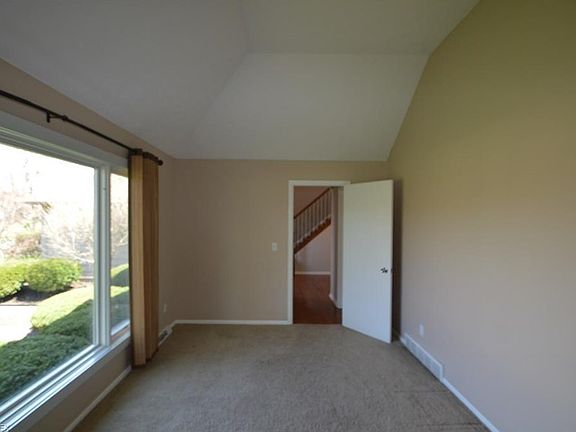 5th image of 30015 Greenview Pkwy