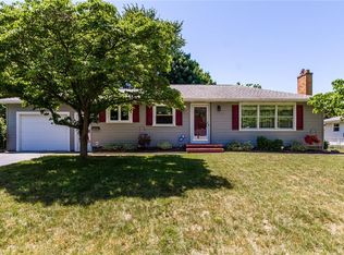 91 Karlan Dr, Rochester, NY 14617