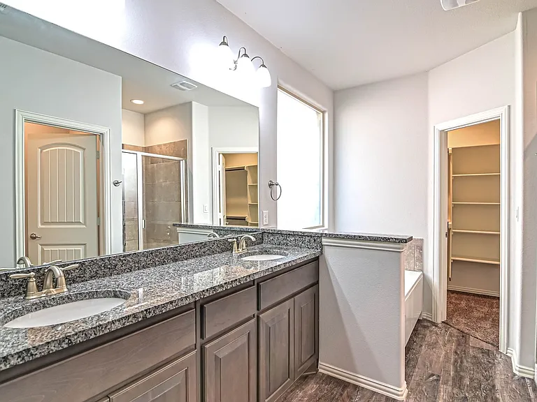 1219 Santa Clara Dr — Photo 6