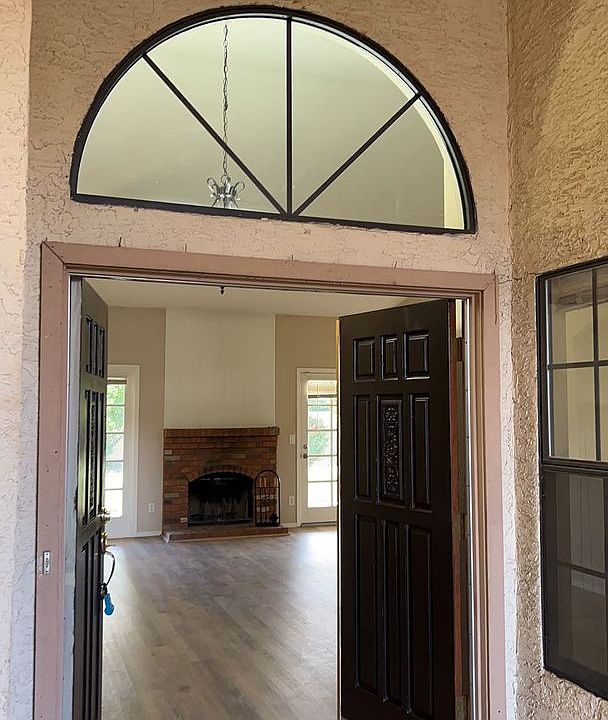 2nd image of 1518 W Antiqua Dr