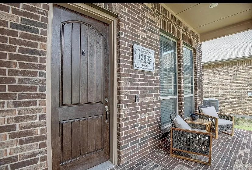 12852 Palancar Dr — Photo 3