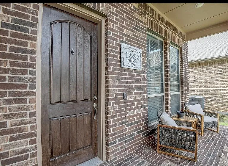 12852 Palancar Dr — Photo 3