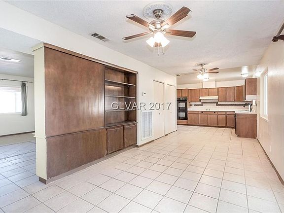 5th image of 3958 Sorrento Way