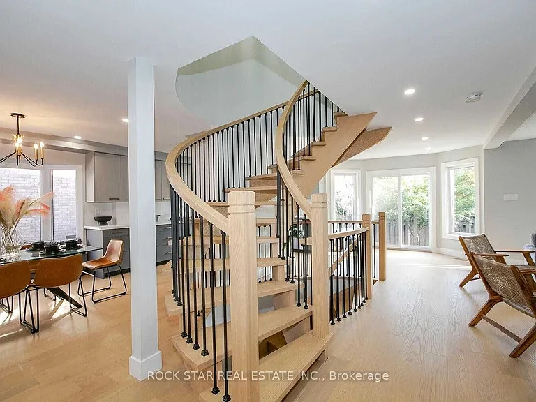 160 River Oaks Blvd E — Photo 21