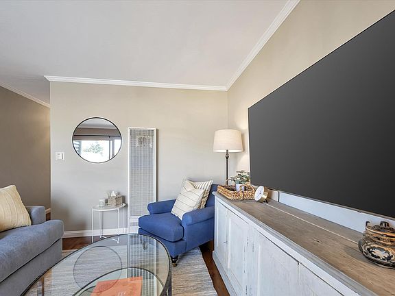 3rd image of 1305 Laguna St APT 6
