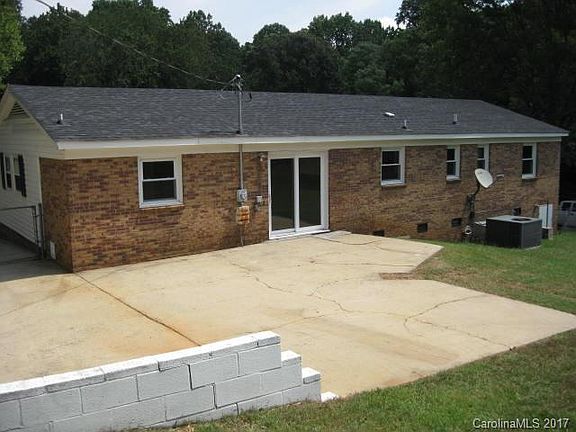 3rd image of 214 Wedgewood Dr