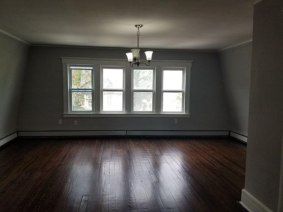 5th image of 160 N 18th St #C1