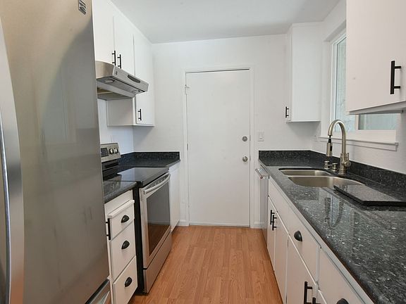 4th image of 840 Saraband Way