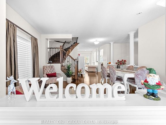3rd image of 8 Charlemagne Ave