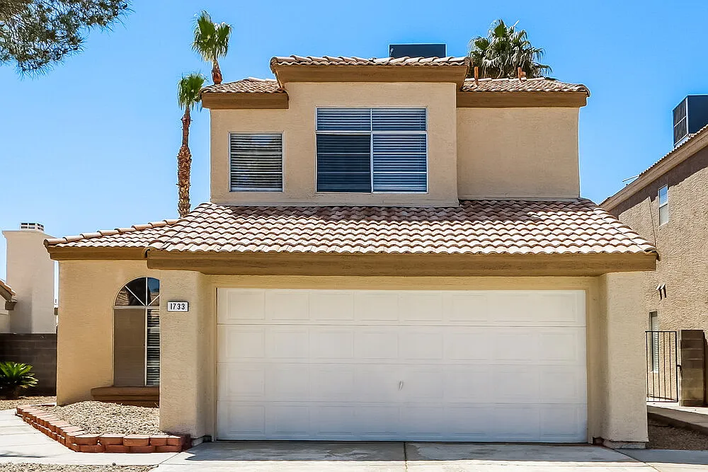 3 bed, 3.0 bath, 1576 sqft, $2,095 — Photo 1