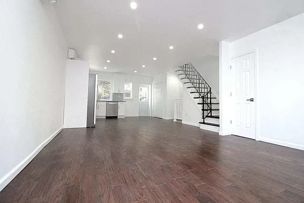 Rented by Modern Spaces | media 11