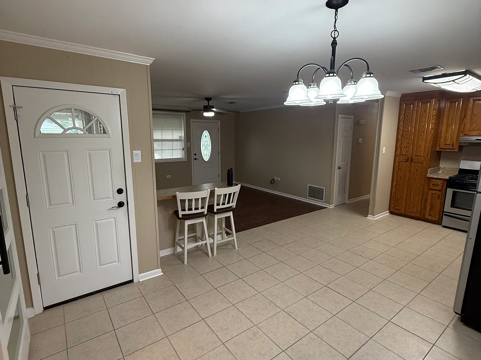 3 bed, 1252 sqft, $1,400 — Photo 4