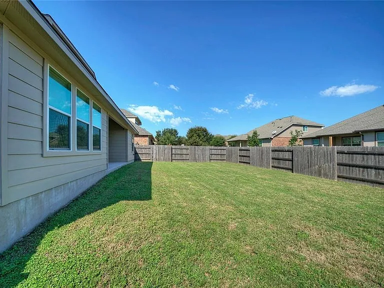 18413 SW Falcon Pointe Blvd — Photo 25