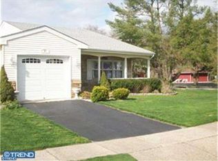 27 Tifani Ln, Southampton, NJ 08088