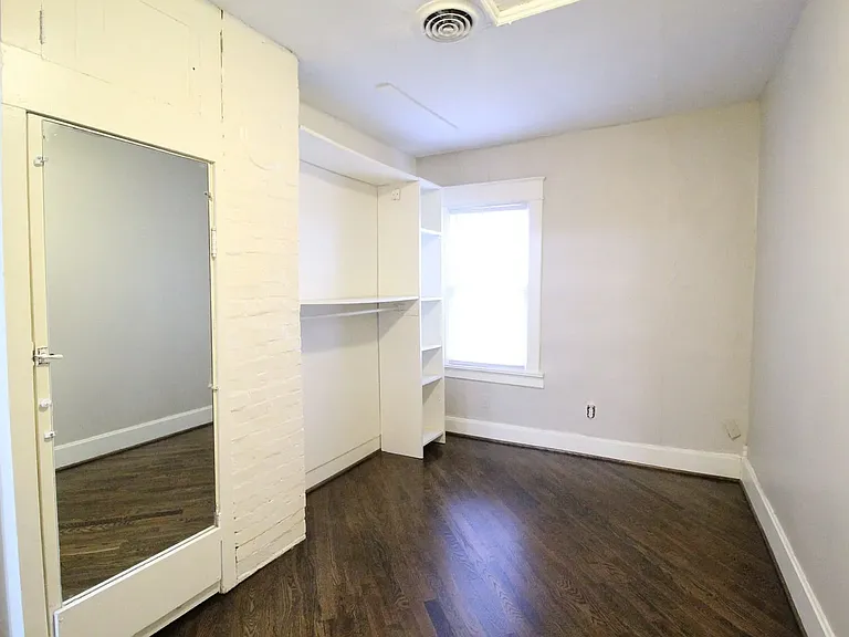4613 Cambridge St — Photo 11