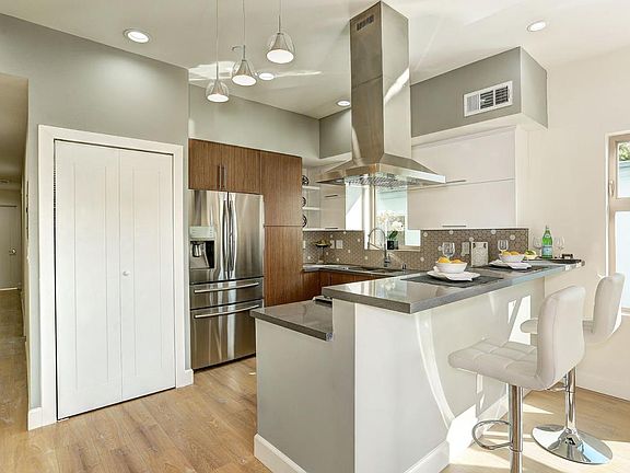 4th image of 3716 Veteran Ave APT 1