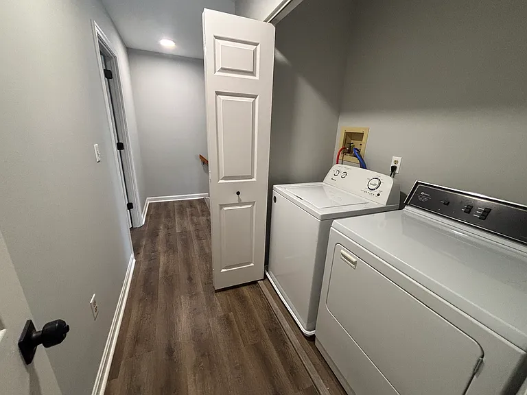 1414 Cambridge Ct — Photo 12