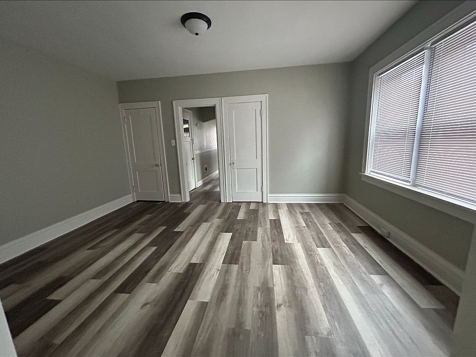 2nd image of 4951-4953 Eichelberger St #2E