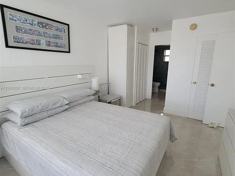 220 Kings Point Dr #606 — Photo 8