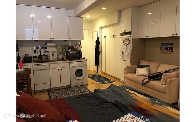 Rented by Douglas Elliman | media 27