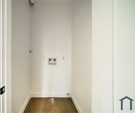 5th image of 6086 W 18th St #B