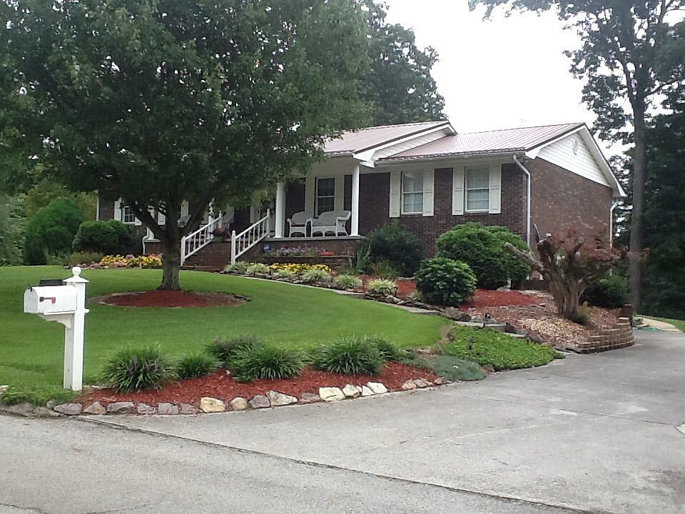 1st image of 1775 Seven Oaks Dr