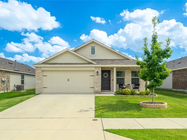 429 Falling Star Dr, Fort Worth, TX 76052
