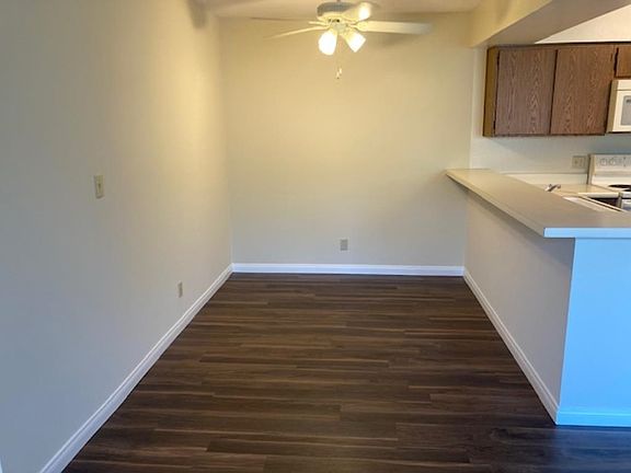 4th image of 1920 Peyton Ave #206