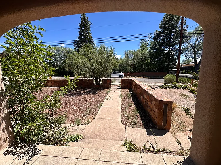 229 E Coronado Rd — Photo 19
