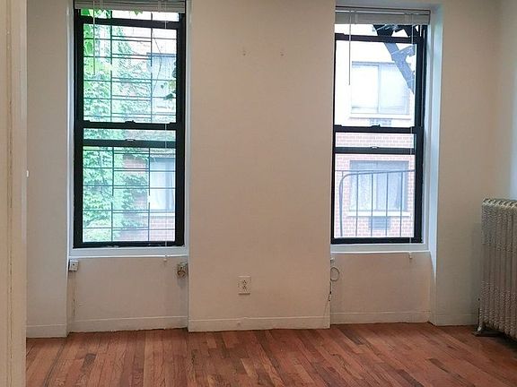 2nd image of 527 W 46th St APT 6