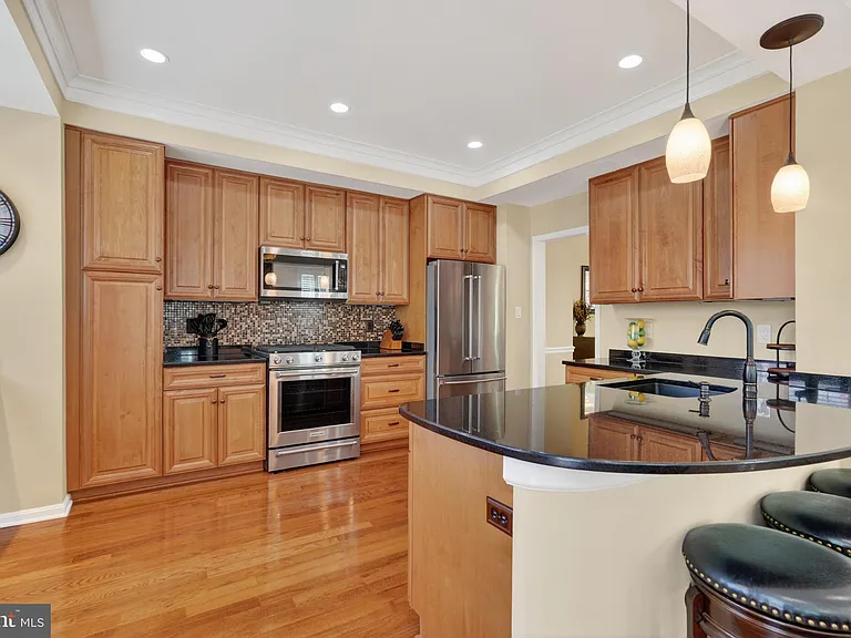 6635 Dunwich Way — Photo 10
