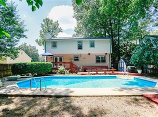 8 Howe Rd, Hampton, VA 23669