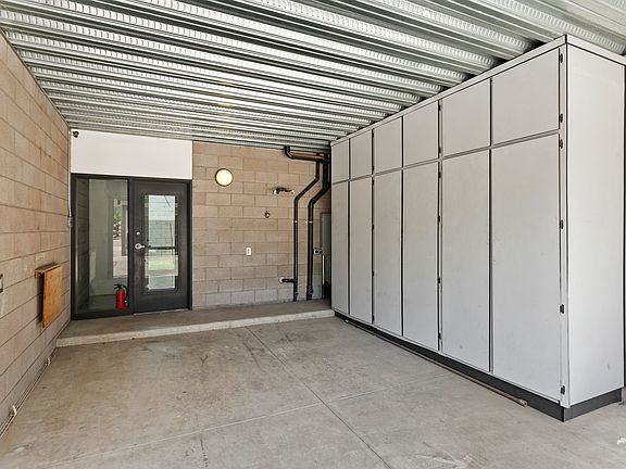 2nd image of 727 E Portland St APT 5