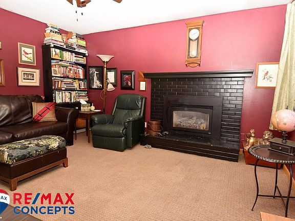 3rd image of 1830 Broadmoore Dr