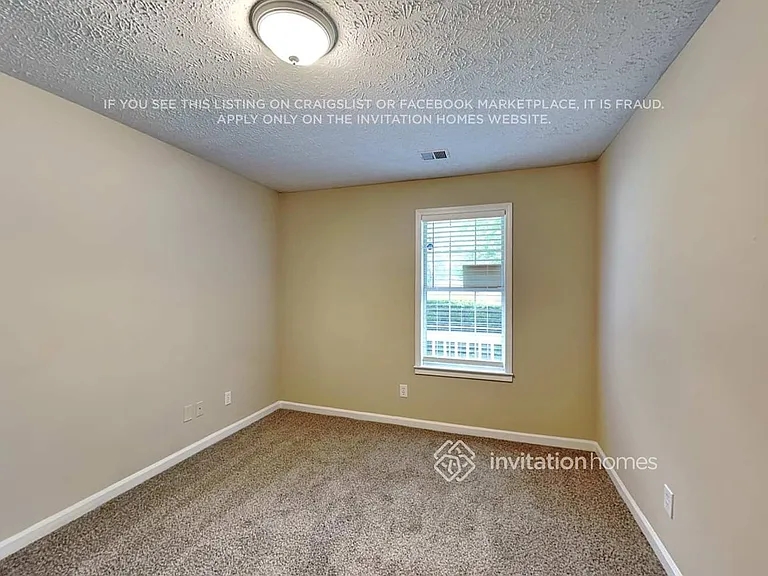 213 Highpoint Xing — Photo 12