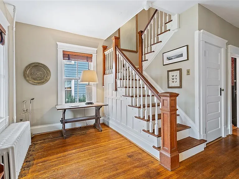 512 Lexington Ave — Photo 3