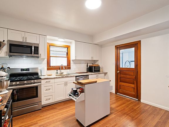 4th image of 146 Lincoln Ave