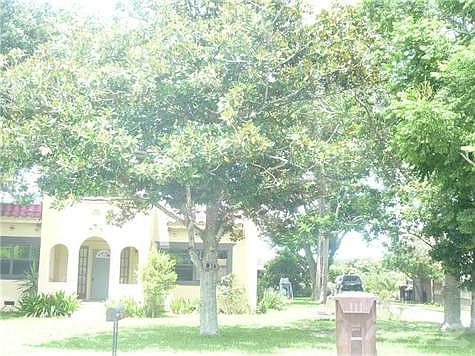 4th image of 2513 Crest Dr