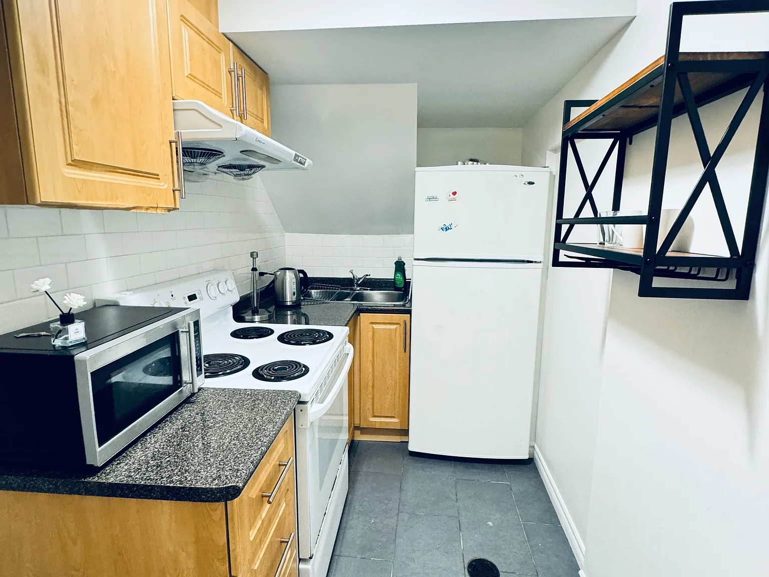 3 bed, $2,650 — Photo 2