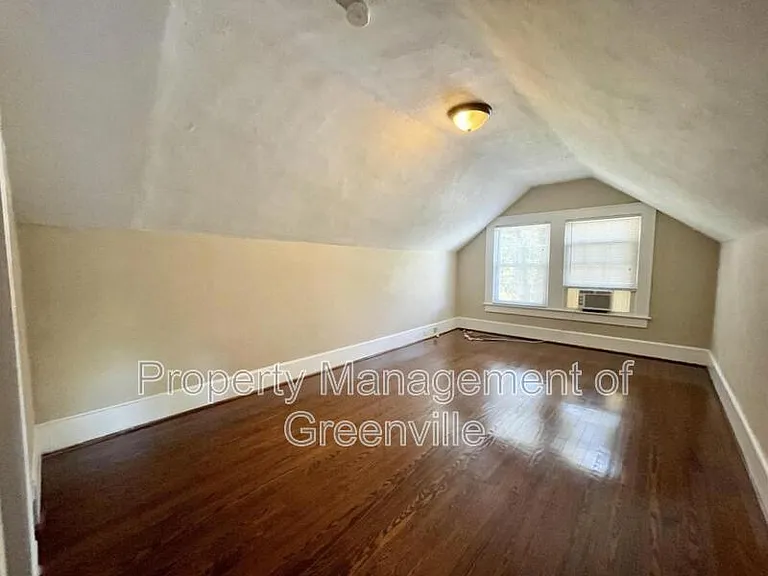 301 Rogers Ave — Photo 16