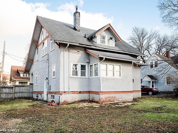 5th image of 307 N C St