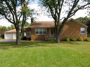 3432 7th St, Moline, IL 61265