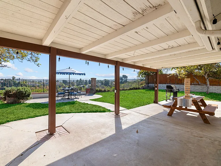 Robinwood Dr — Photo 56