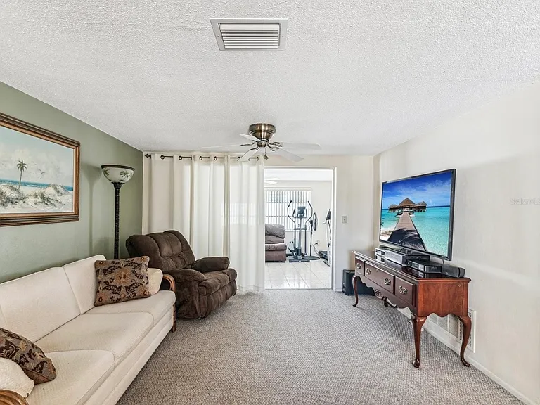 3708 Springfield Dr — Photo 10