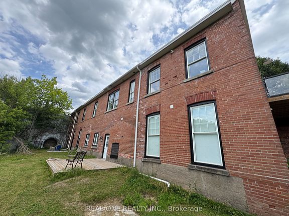 3rd image of 145 Syples St